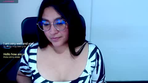 Snapshot of strawlux chatting on 24, 3, 2026 strawlux online show from 24, 3, 2026