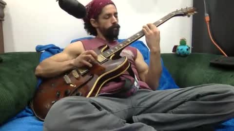Snapshot of stringin69 chatting on 29, 4, 2026 stringin69 online show from 29, 4, 2026