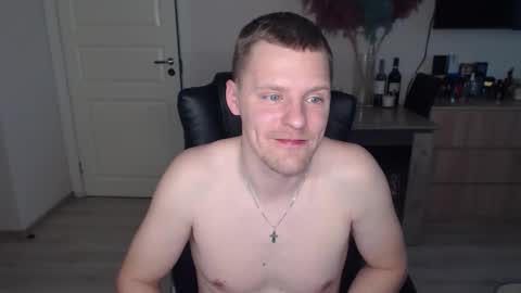 Snapshot of strong_guy_xxx chatting on 1, 11, 2025 strong_guy_xxx online show from 1, 11, 2025