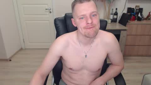 strong_guy_xxx online show from 17, 12, 2025