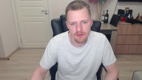 strong_guy_xxx online show from 13, 1, 2026