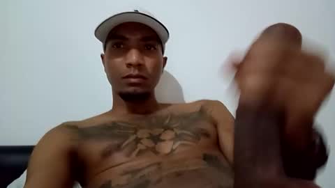 Snapshot of stronganddelicious chatting on 5, 12, 2025 stronganddelicious online show from 5, 12, 2025