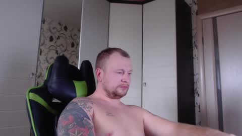Snapshot of strongass18 chatting on 30, 12, 2024 Alex online show from 30, 12, 2024