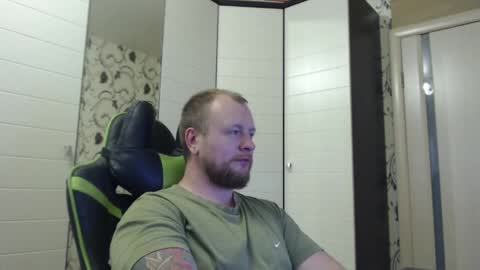 Snapshot of strongass18 chatting on 5, 10, 2025 Alex online show from 5, 10, 2025