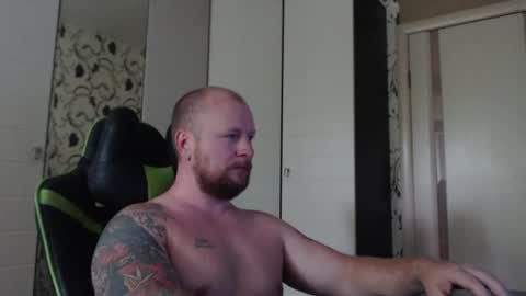 Snapshot of strongass18 chatting on 18, 6, 2026 Alex online show from 18, 6, 2026