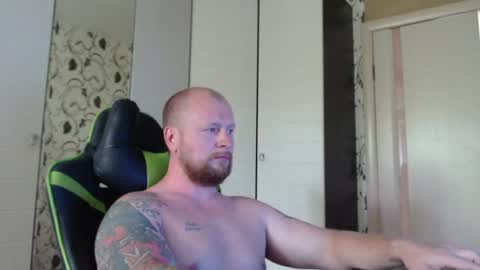 Snapshot of strongass18 chatting on 18, 6, 2026 Alex online show from 18, 6, 2026
