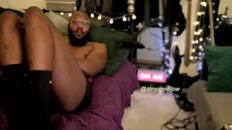 strongmellow online show from 6, 11, 2025