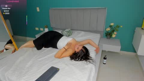 Strong Couple online show from 6, 2, 2025