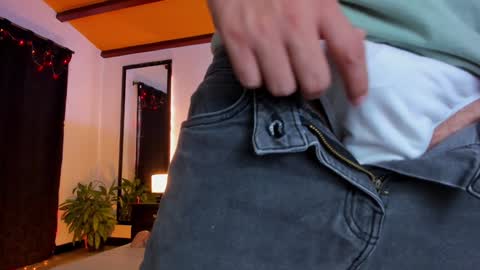 Snapshot of strosa_ chatting on 4, 1, 2025 strosa_ online show from 4, 1, 2025