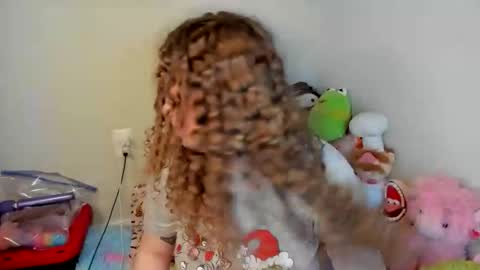 Strwbby online show from 4, 12, 2025