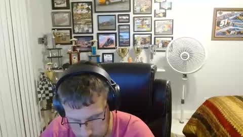 Snapshot of studd4daddy chatting on 27, 4, 2026 younger4older online show from 27, 4, 2026