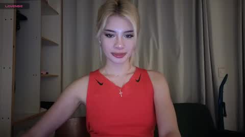 Snapshot of stuirt chatting on 9, 4, 2026 Sofa online show from 9, 4, 2026