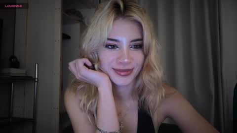 Snapshot of stuirt chatting on 11, 4, 2026 Sofa online show from 11, 4, 2026