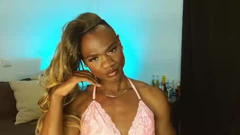 Snapshot of suannyklatten_ chatting on 28, 3, 2026 Suanny Klatten It is my account independent online show from 28, 3, 2026