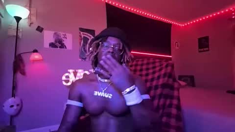 Snapshot of suavechocolatecity chatting on 5, 4, 2026 Hot Chocolate online show from 5, 4, 2026