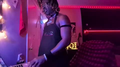 Snapshot of suavechocolatecity chatting on 30, 4, 2026 Hot Chocolate online show from 30, 4, 2026