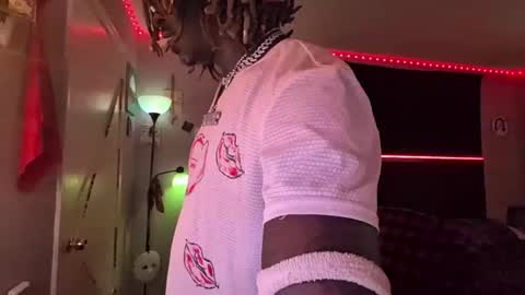 Snapshot of suavechocolatecity chatting on 18, 5, 2026 Hot Chocolate online show from 18, 5, 2026