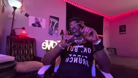 Snapshot of suavechocolatecity chatting on 2, 6, 2026 Hot Chocolate online show from 2, 6, 2026