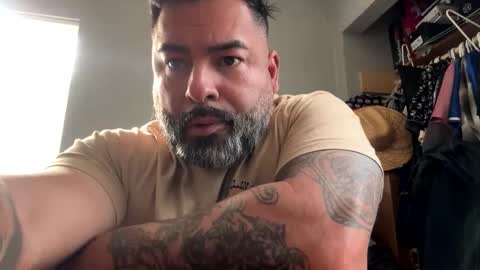 Snapshot of suavecito67 chatting on 21, 12, 2025 suavecito67 online show from 21, 12, 2025