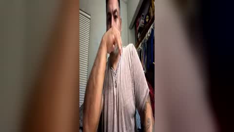 Snapshot of suavecito67 chatting on 15, 6, 2026 suavecito67 online show from 15, 6, 2026