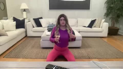 Snapshot of submiss14 chatting on 15, 11, 2025 Sissy Isabella online show from 15, 11, 2025