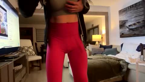 Snapshot of submiss14 chatting on 7, 2, 2026 Sissy Isabella online show from 7, 2, 2026