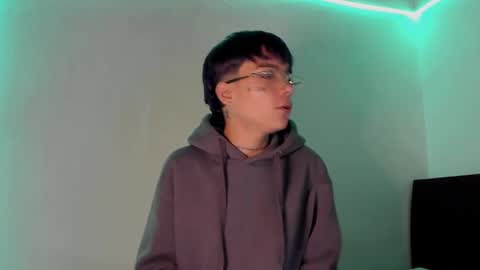 Snapshot of submissive_boyy_ chatting on 18, 2, 2025 nico online show from 18, 2, 2025