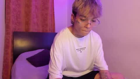 Snapshot of submissive_boyy_ chatting on 10, 3, 2026 nico online show from 10, 3, 2026