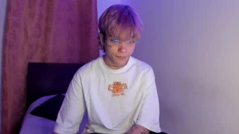 Snapshot of submissive_boyy_ chatting on 2, 4, 2026 nico online show from 2, 4, 2026