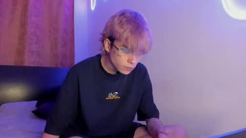 Snapshot of submissive_boyy_ chatting on 9, 4, 2026 nico online show from 9, 4, 2026