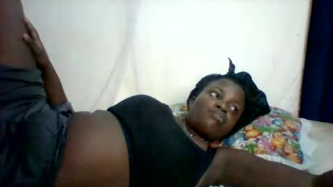 Snapshot of submissive_slut001 chatting on 7, 11, 2025 submissive_slut001 online show from 7, 11, 2025