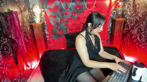 Yunna online show from 12, 2, 2025