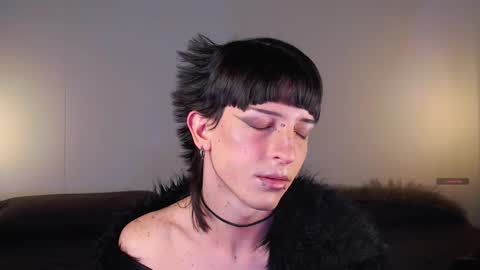 Angel  online show from 30, 11, 2025