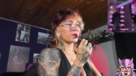 Snapshot of succubus_girl_ chatting on 7, 3, 2025 Alexy online show from 7, 3, 2025