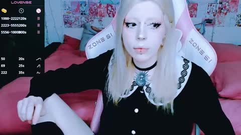 Snapshot of succubus_leslie chatting on 1, 4, 2026 succubus_leslie online show from 1, 4, 2026