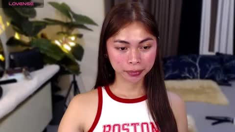 Snapshot of suckablechick chatting on 25, 1, 2025 Marry online show from 25, 1, 2025