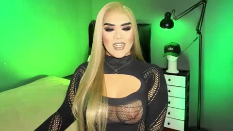 Snapshot of suckablecockoffreya chatting on 1, 5, 2026 JADE ELYSE online show from 1, 5, 2026