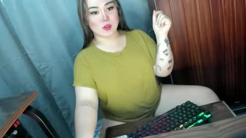 Snapshot of suckinghercock803 chatting on 28, 3, 2026 Millany online show from 28, 3, 2026