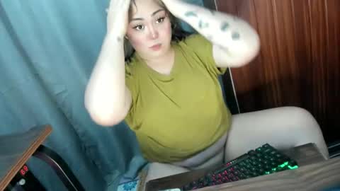 Snapshot of suckinghercock803 chatting on 1, 4, 2026 Millany online show from 1, 4, 2026