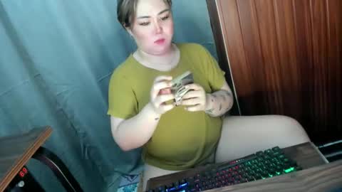 Snapshot of suckinghercock803 chatting on 7, 4, 2026 Millany online show from 7, 4, 2026