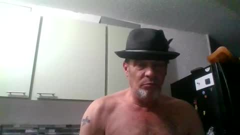 SUCKITU812 online show from 6, 1, 2025