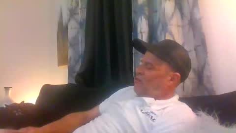 SUCKITU812 online show from 7, 1, 2026