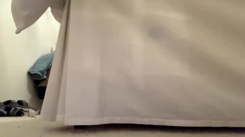 Snapshot of suckmeoffuk chatting on 10, 4, 2026 JJ online show from 10, 4, 2026