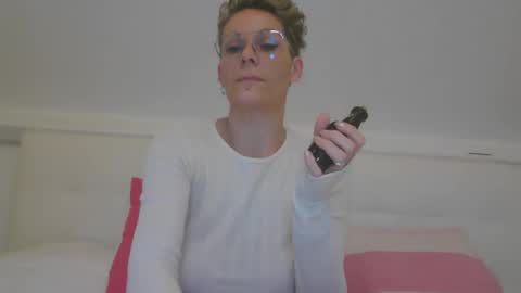 sucrette5629 online show from 23, 2, 2026