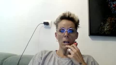 sucrette5629 online show from 2, 6, 2026