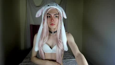 Snapshot of sue_krous chatting on 6, 5, 2026 sue online show from 6, 5, 2026