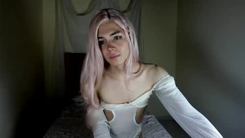 Snapshot of sue_krous chatting on 10, 5, 2026 sue online show from 10, 5, 2026