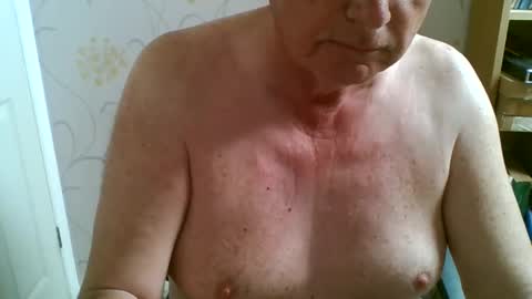 Snapshot of suffolkboy4 chatting on 12, 5, 2026 suffolkboy4 online show from 12, 5, 2026