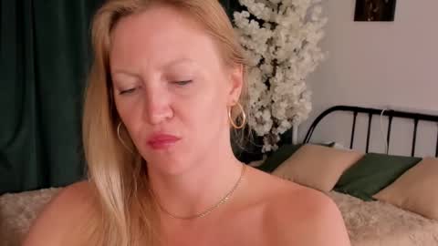 Snapshot of sugamomy chatting on 15, 9, 2025 sugamomy online show from 15, 9, 2025