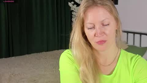 Snapshot of sugamomy chatting on 22, 10, 2025 sugamomy online show from 22, 10, 2025